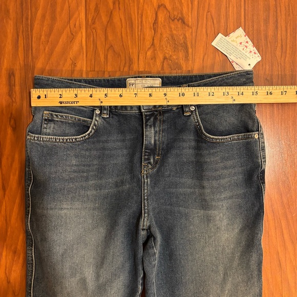 NWT Free People Kick Flare Dark Denim Blue Jeans Womens 29 - Picture 2 of 7